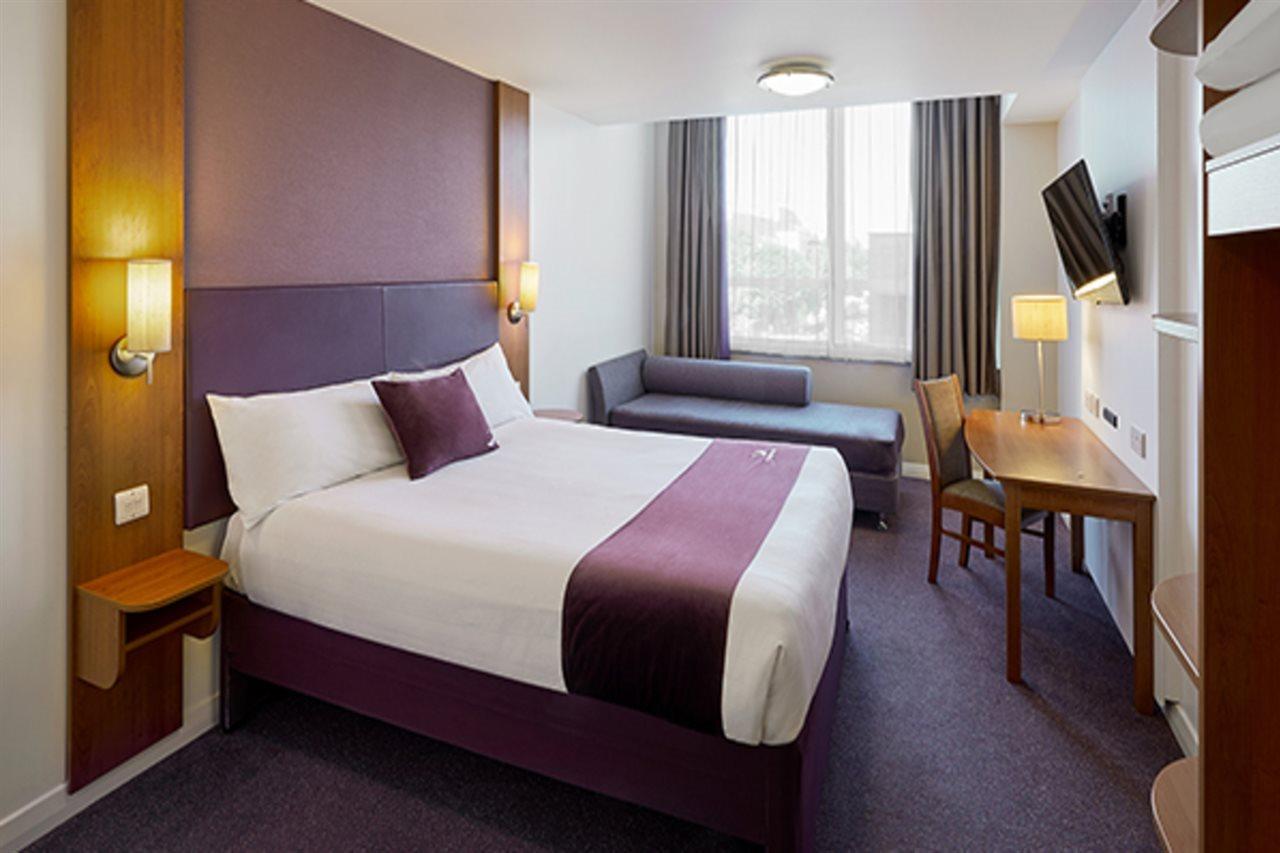 Premier Inn Cambridge Girton  Esterno foto